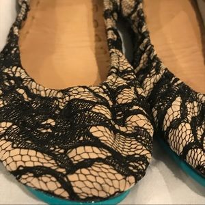 Lace flats